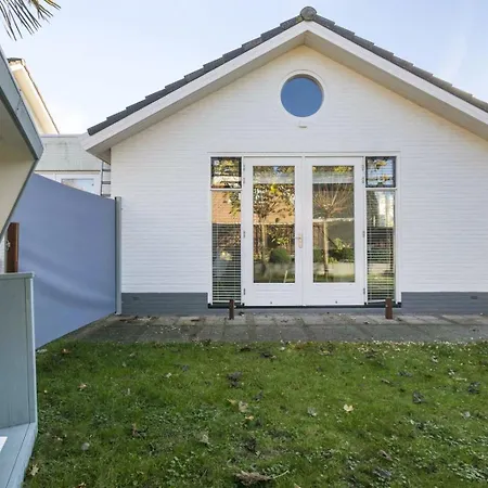 Holiday Home Beach Bubbles - Near The Beach With Big Garden - Not For Companies-3